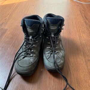 Lowa Black and Gray Athletic Shoes